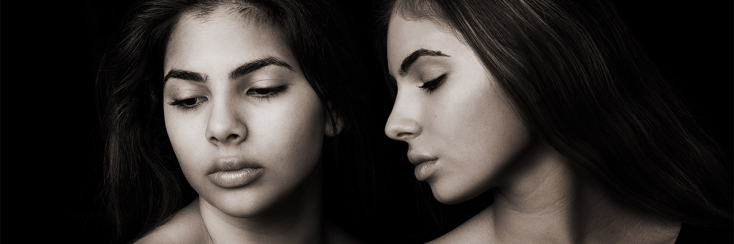 Family Portrait Photography: Two sisters posing for a family photo
